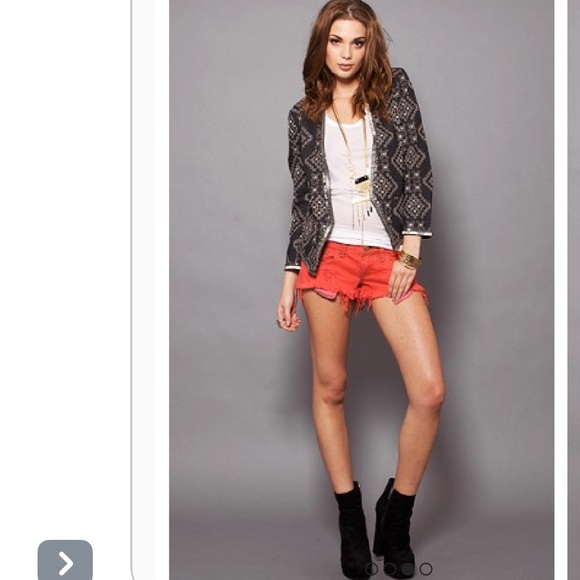 NWT WILDFOX FRIDAY NIGHT RED DISTRESSED SHORTS 28 - Picture 6 of 8